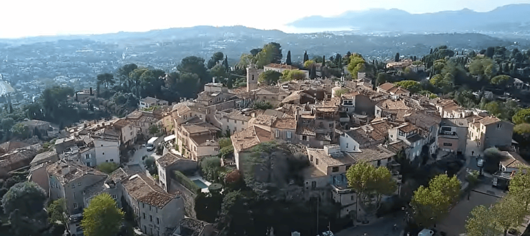 mougins